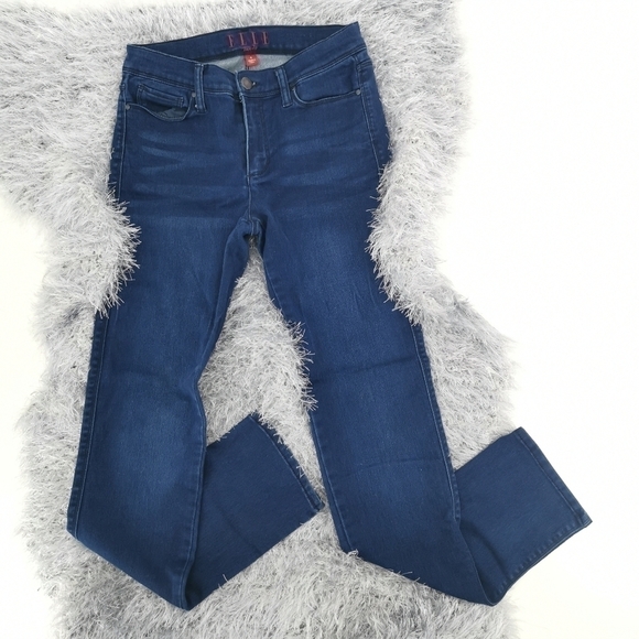 Elle Paris Women's 6 Blue Skinny Leg Regular Fit Mid Rise Navy Blue Jeans - Picture 2 of 11